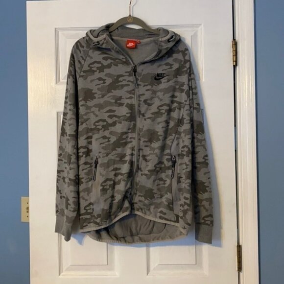 Men’s zip up Nike hoodie; size XL - Picture 1 of 5